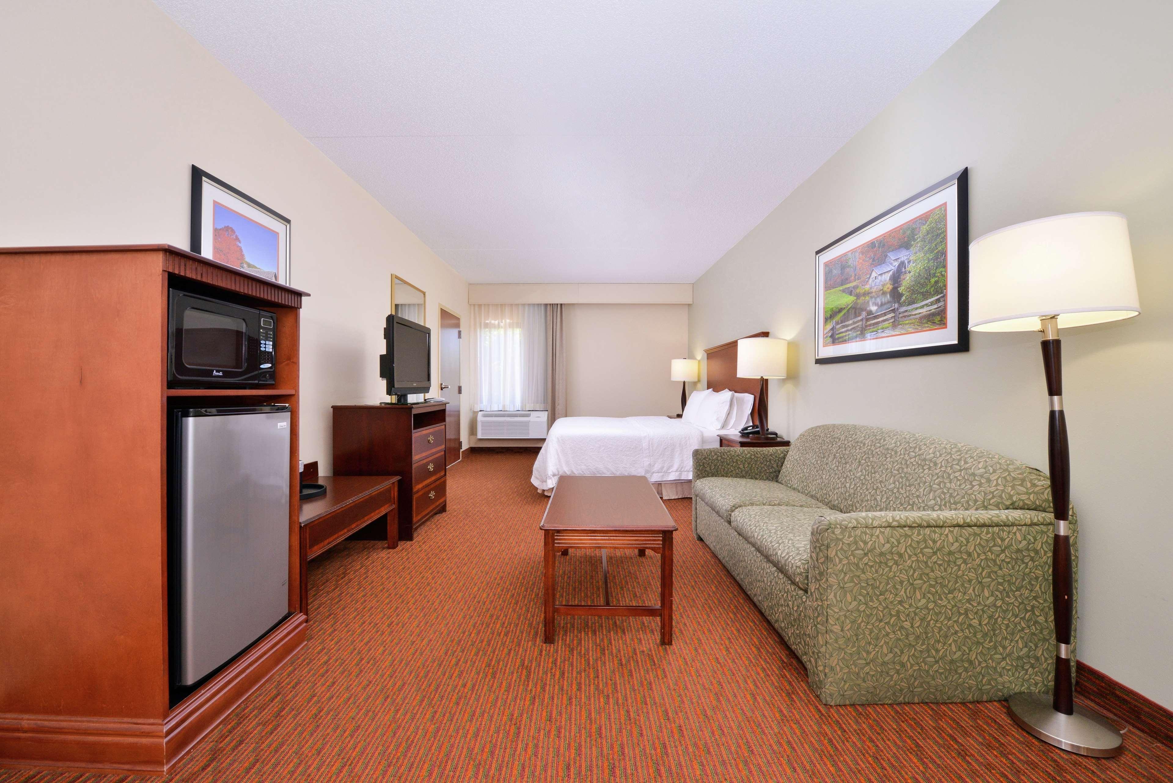 Hampton Inn Waynesboro/Stuarts Draft Fishersville Eksteriør billede