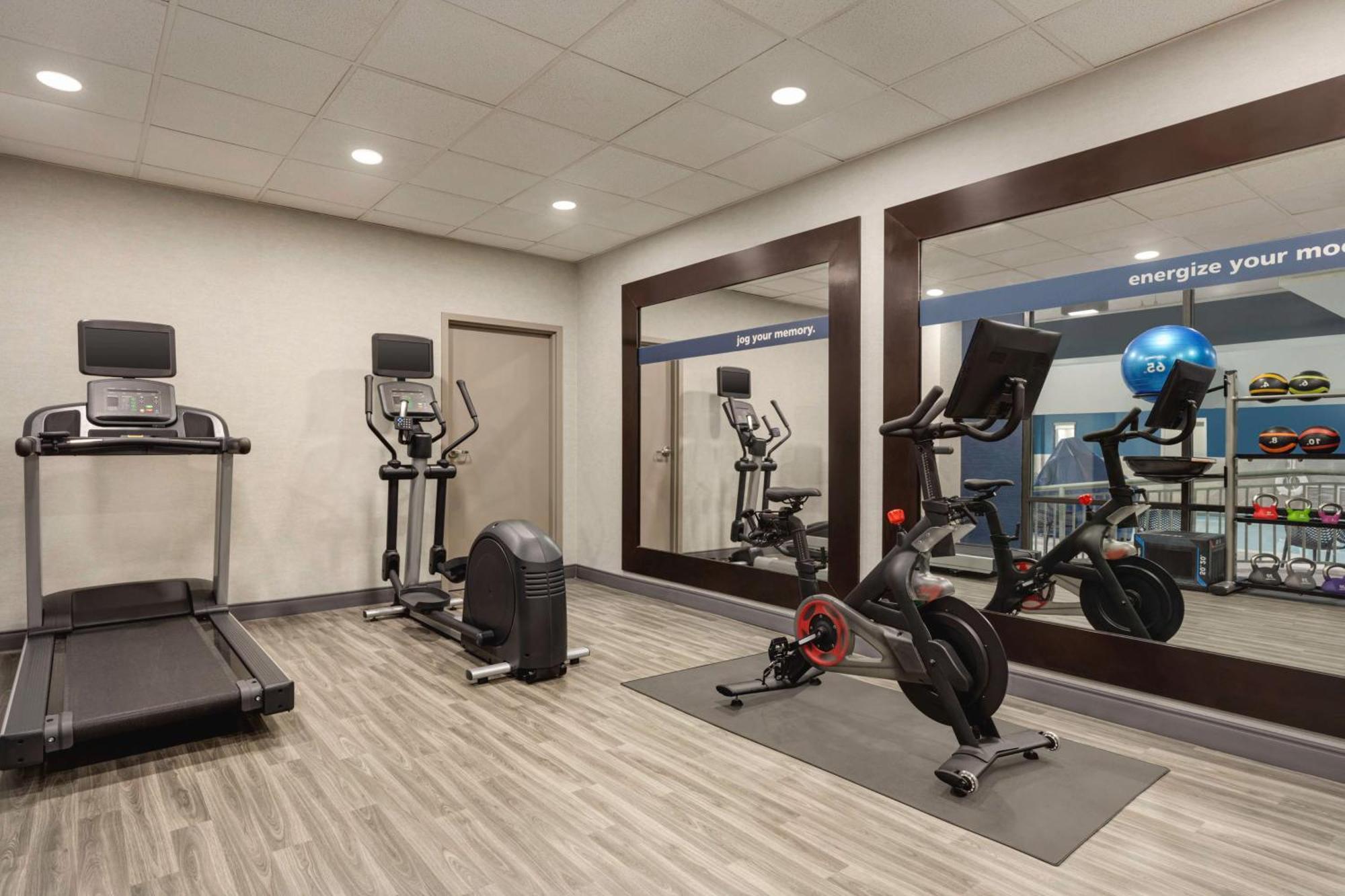 Hampton Inn Waynesboro/Stuarts Draft Fishersville Eksteriør billede